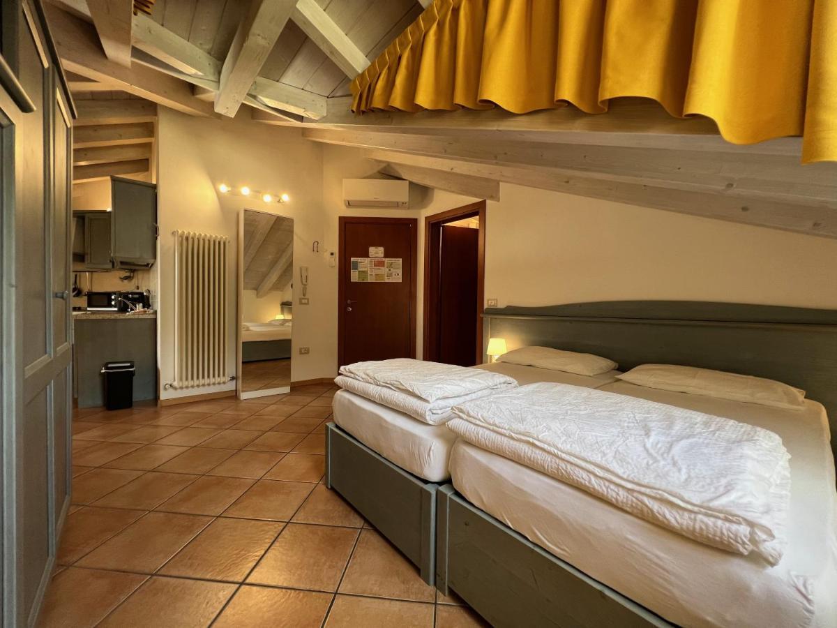 Studio Apartments Baia Azzurra 7 托尔博莱 外观 照片