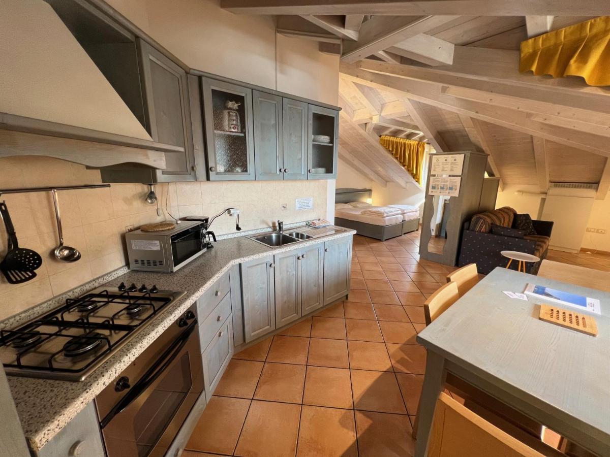 Studio Apartments Baia Azzurra 7 托尔博莱 外观 照片